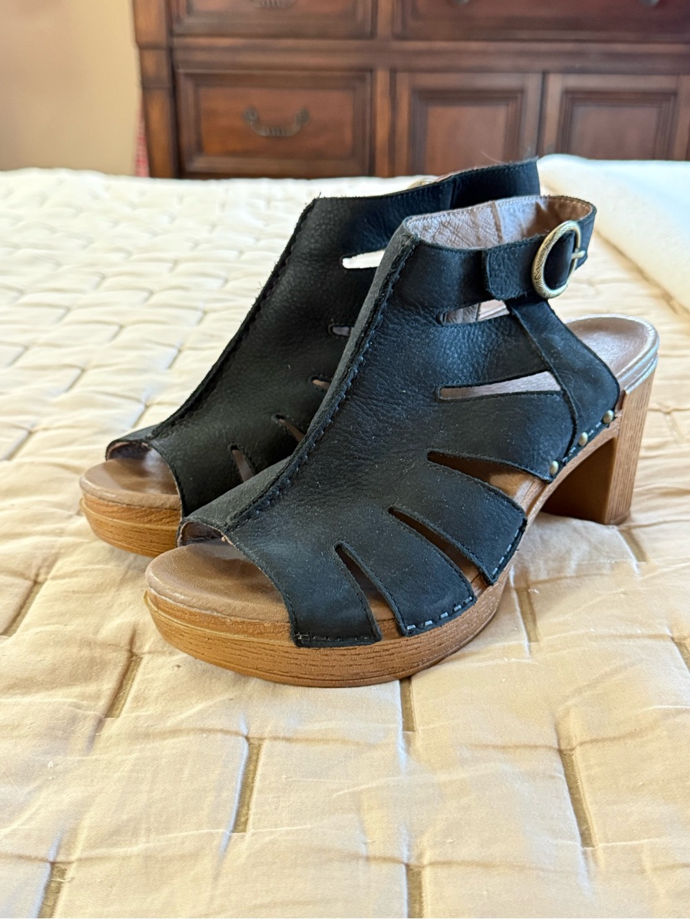 Dansko Women's Black Leather Strappy Ankle Strap Block Heel Buckle Sandals